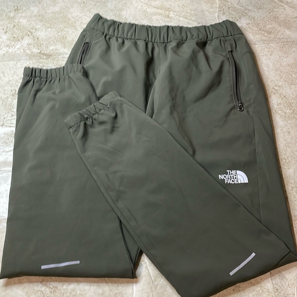 Kids north face army green performance pants size 10/12